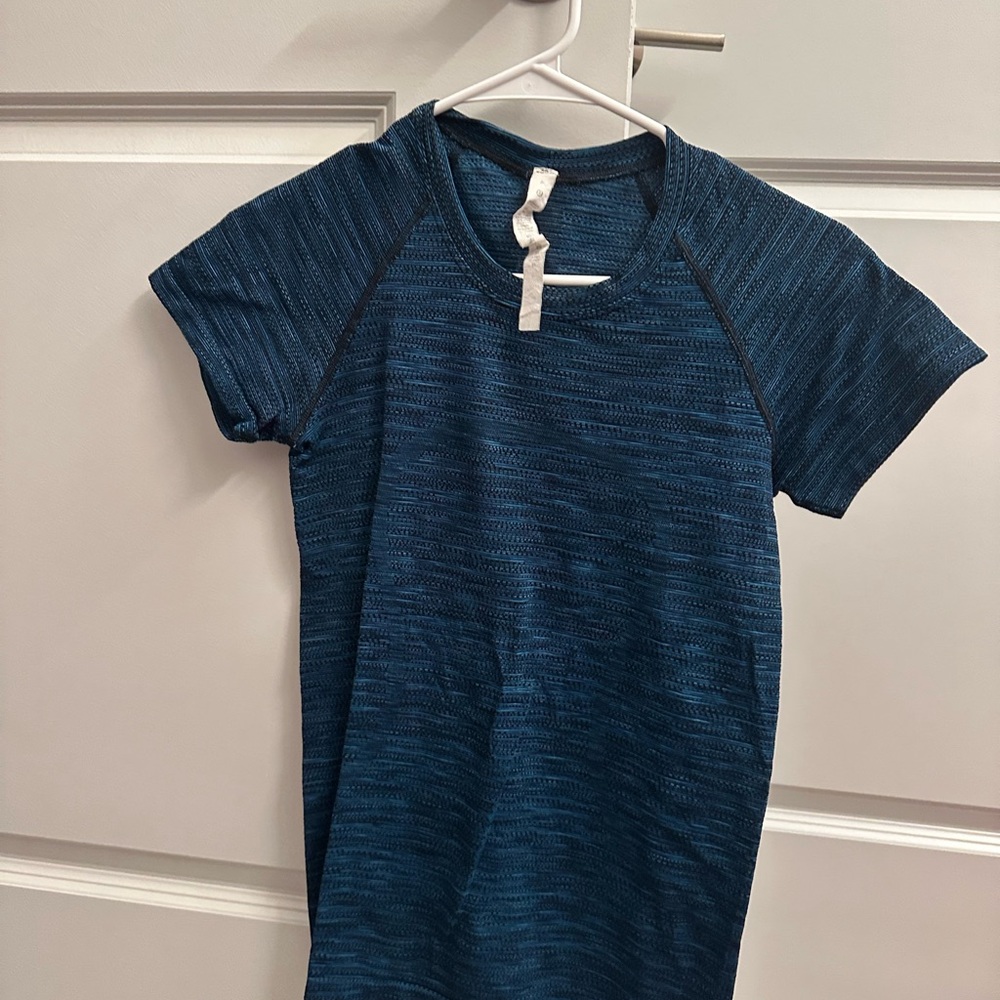 lululemon blue/black swiftly tech short sleeve